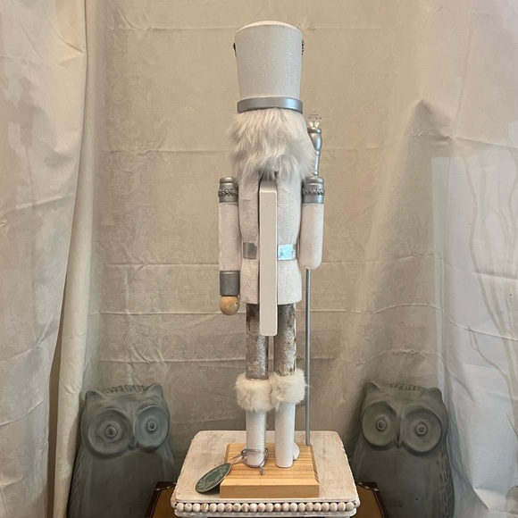 Tinsel & Fir Christmas Nutcracker Decor - Picture 5 of 8